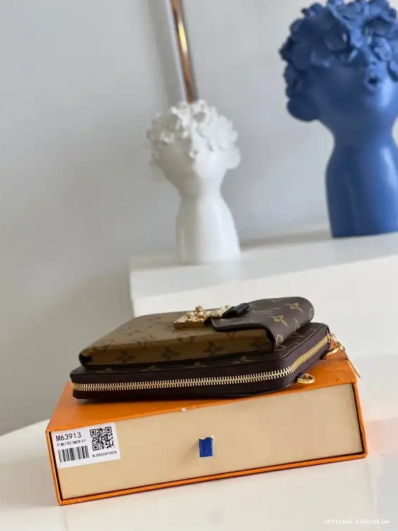 Official oldcobbler TRUNK LOUIS VERTICAL VUITTON 0604